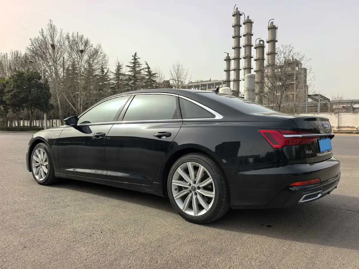 2021 Audi A6L 2.0T 224HP L4 7DCT,autocango,china used car exporter,china ev exporter,chinese used car exporter,chinese used ev exporter