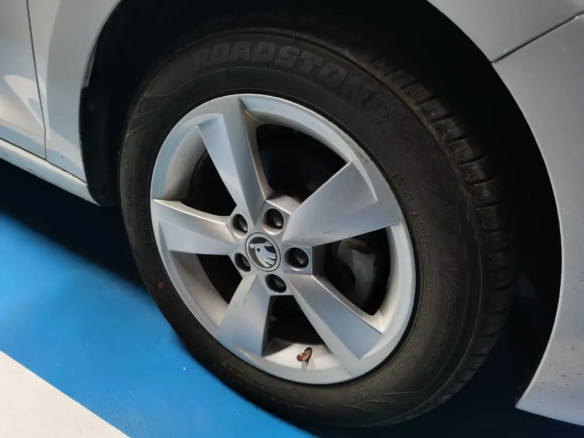 2018 Skoda Rapid Spaceback 1.6L 110HP L4 6AT,autocango,china used car exporter,china ev exporter,chinese used car exporter,chinese used ev exporter