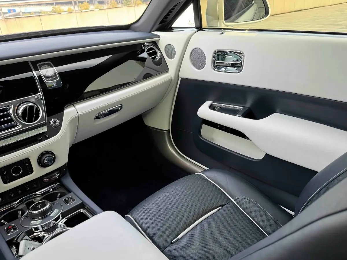 2017 Rolls-Royce Wraith 6.6T 632HP V12 8AT,autocango,china used car exporter,china ev exporter,chinese used car exporter,chinese used ev exporter