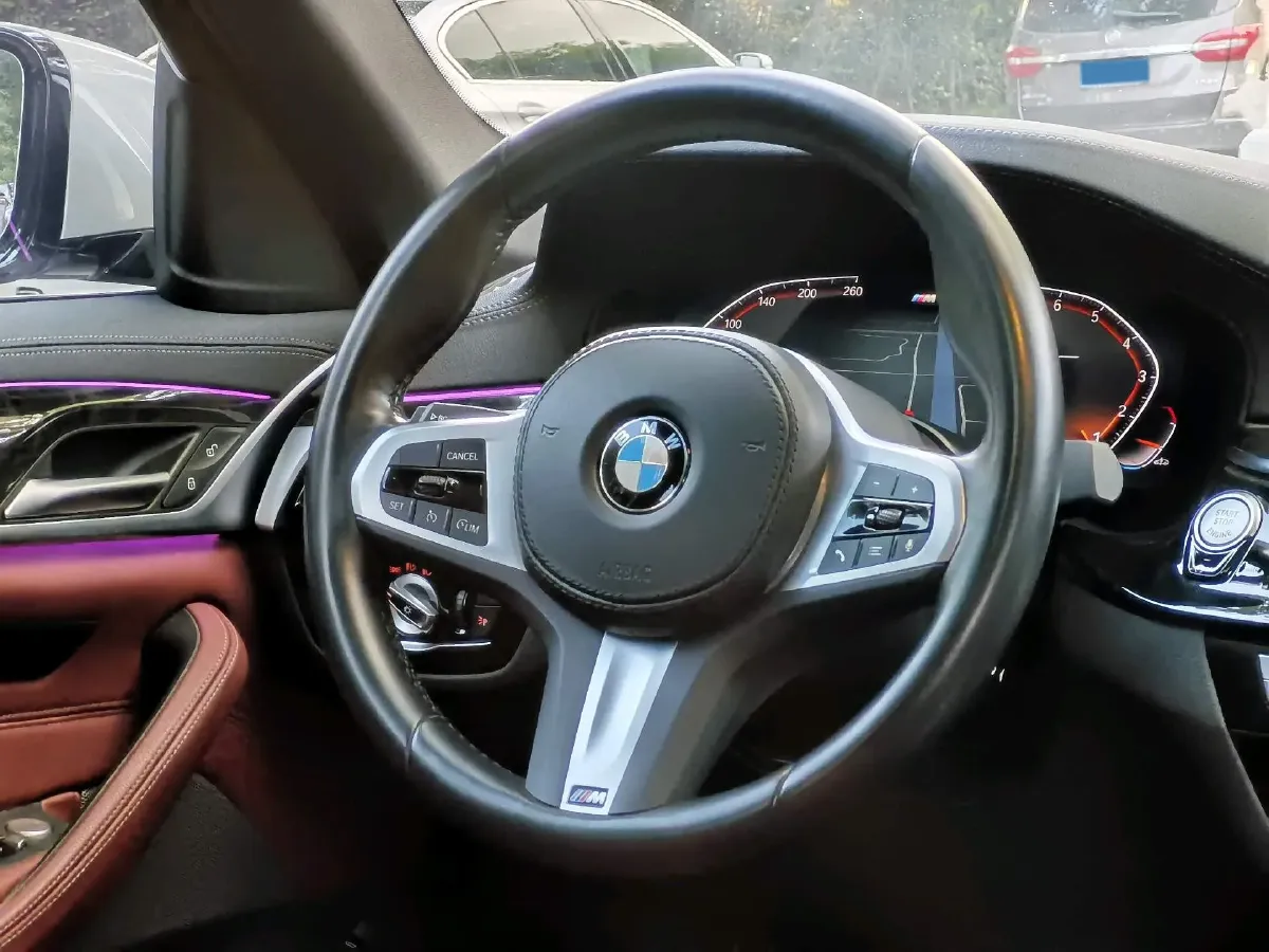 2022 BMW 5 Series 2.0T 184HP L4 8AT,autocango,china used car exporter,china ev exporter,chinese used car exporter,chinese used ev exporter