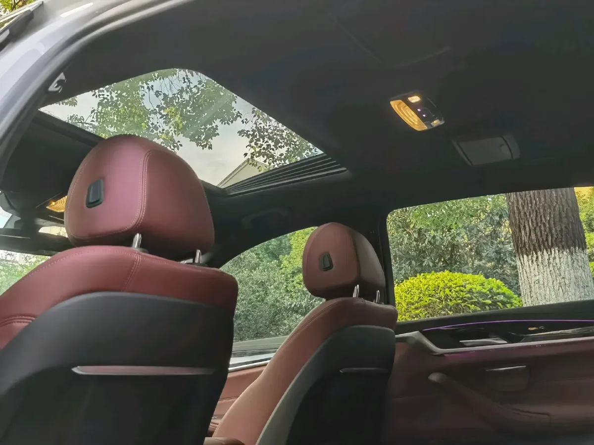 2022 BMW 5 Series 2.0T 184HP L4 8AT,autocango,china used car exporter,china ev exporter,chinese used car exporter,chinese used ev exporter