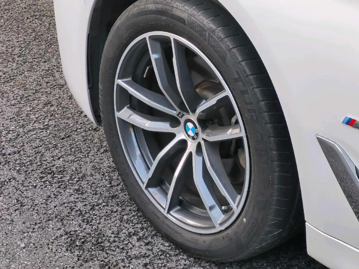 2022 BMW 5 Series 2.0T 184HP L4 8AT,autocango,china used car exporter,china ev exporter,chinese used car exporter,chinese used ev exporter