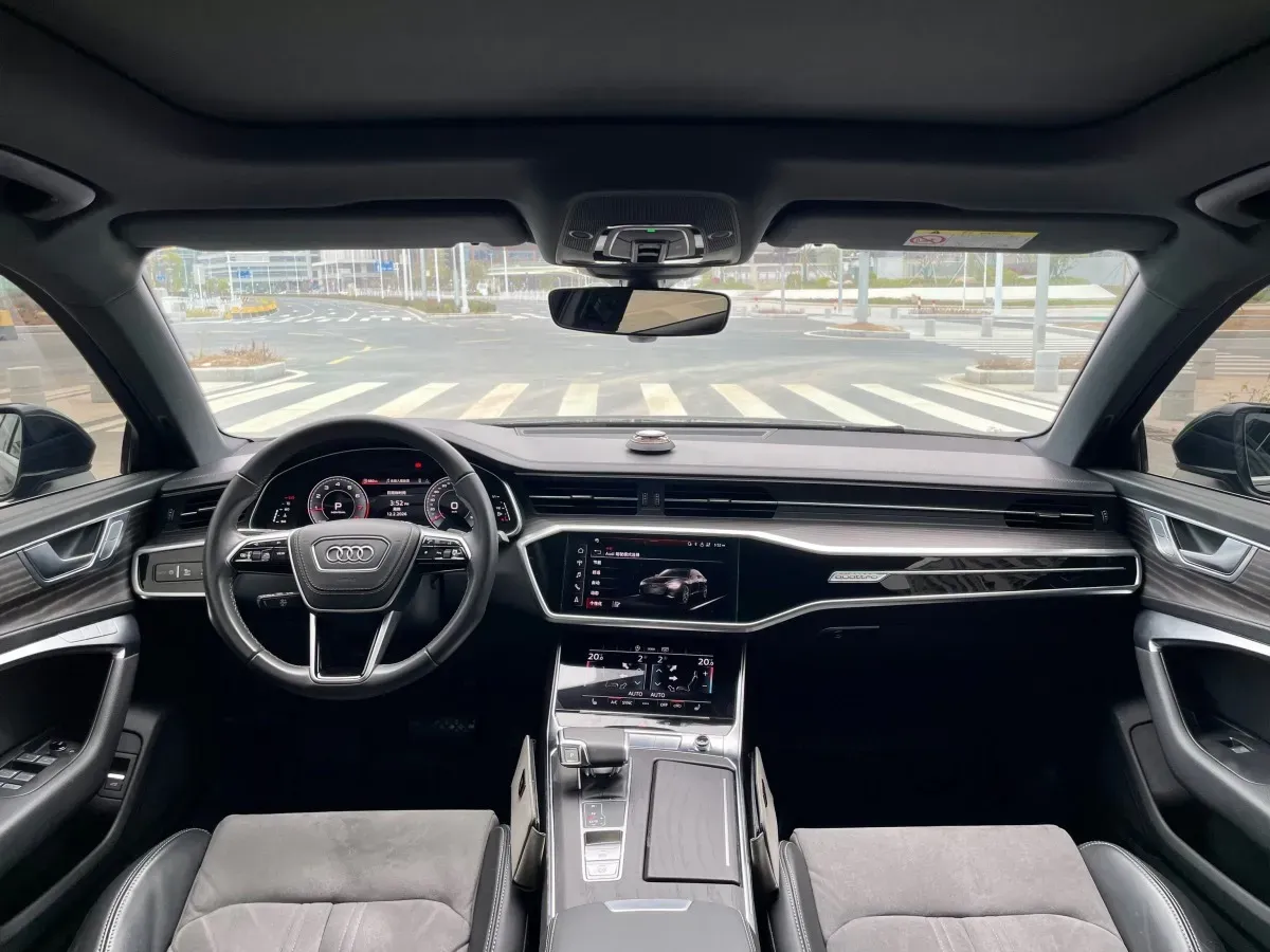 2023 Audi A6L 2.0T 190HP L4 7DCT,autocango,china used car exporter,china ev exporter,chinese used car exporter,chinese used ev exporter