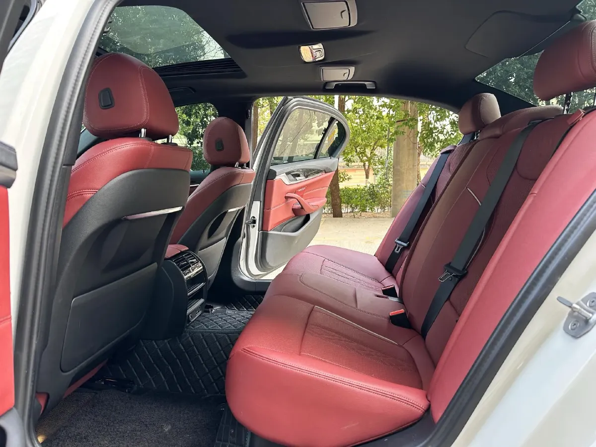 2022 BMW 5 Series 2.0T 184HP L4 8AT,autocango,china used car exporter,china ev exporter,chinese used car exporter,chinese used ev exporter