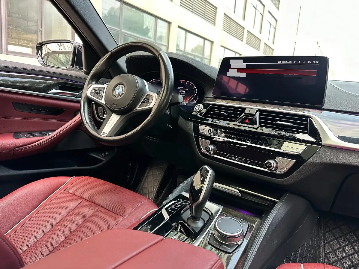 2022 BMW 5 Series 2.0T 184HP L4 8AT,autocango,china used car exporter,china ev exporter,chinese used car exporter,chinese used ev exporter