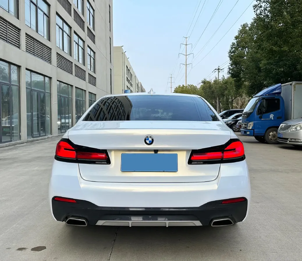 2022 BMW 5 Series 2.0T 184HP L4 8AT,autocango,china used car exporter,china ev exporter,chinese used car exporter,chinese used ev exporter