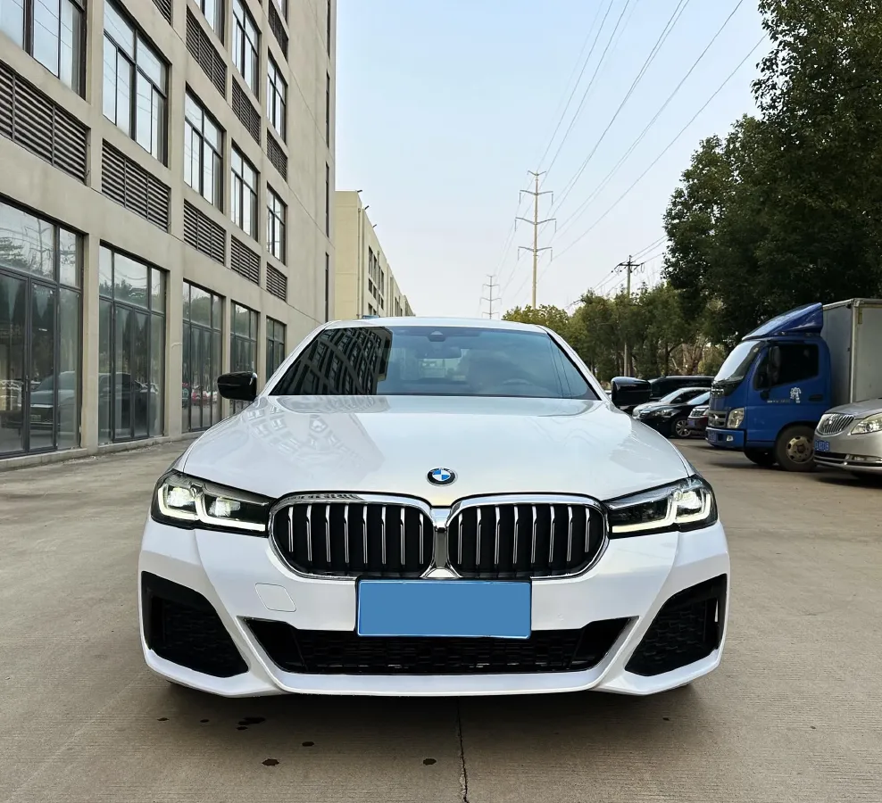 2022 BMW 5 Series 2.0T 184HP L4 8AT,autocango,china used car exporter,china ev exporter,chinese used car exporter,chinese used ev exporter
