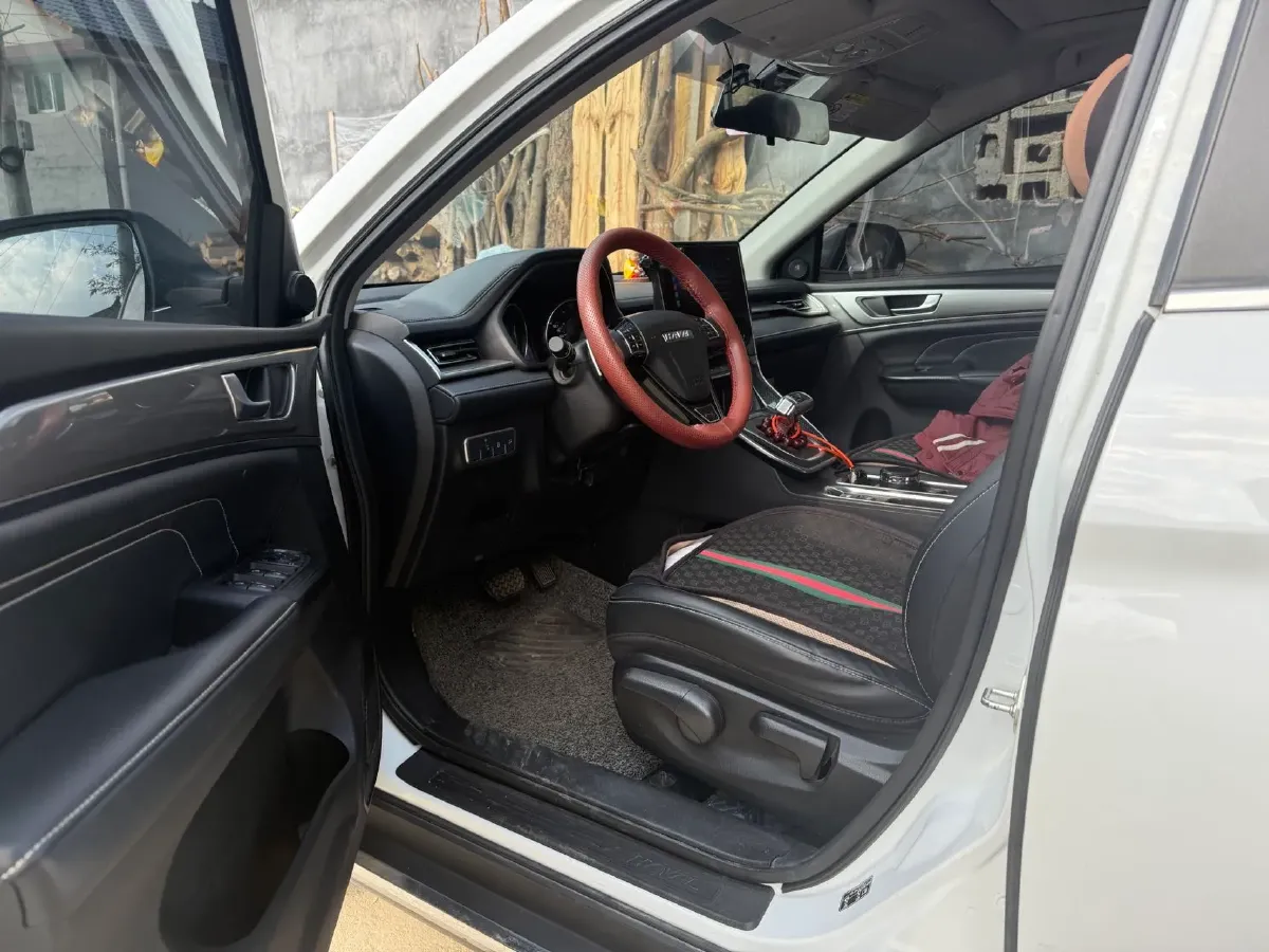 2021 Haval M6 1.5T 150HP L4 7DCT,autocango,china used car exporter,china ev exporter,chinese used car exporter,chinese used ev exporter