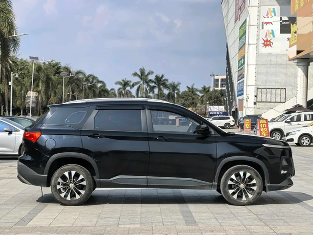 2021 BaoJun 530 1.5T 147HP L4 CVT,autocango,china used car exporter,china ev exporter,chinese used car exporter,chinese used ev exporter