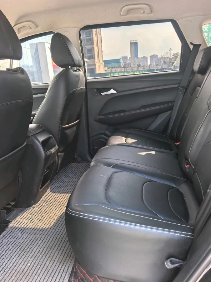 2021 BaoJun 530 1.5T 147HP L4 CVT,autocango,china used car exporter,china ev exporter,chinese used car exporter,chinese used ev exporter