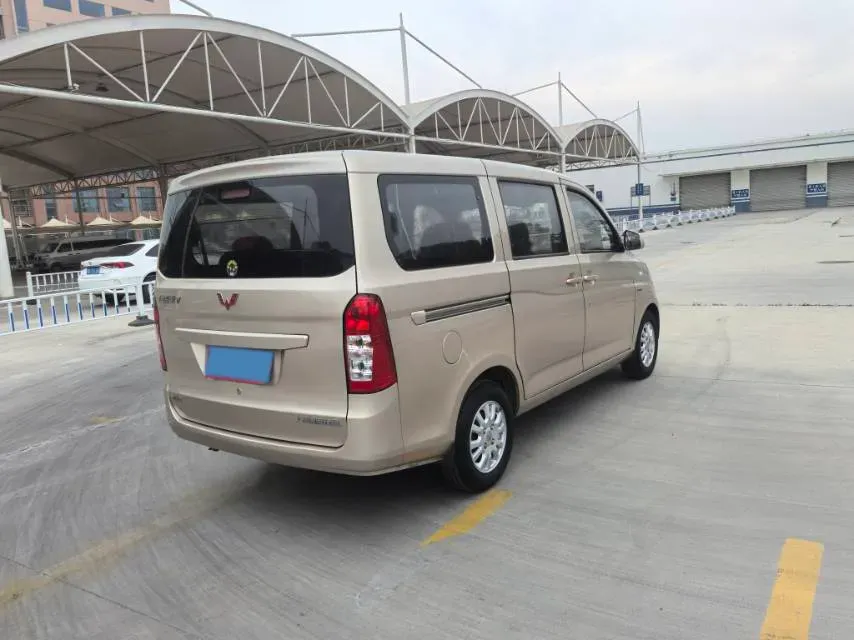 2016 WuLing RongGuang V 1.5L 112HP L4 5MT,autocango,china used car exporter,china ev exporter,chinese used car exporter,chinese used ev exporter