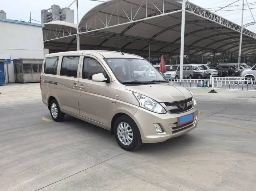 2016 WuLing RongGuang V 1.5L 112HP L4 5MT,autocango,china used car exporter,china ev exporter,chinese used car exporter,chinese used ev exporter