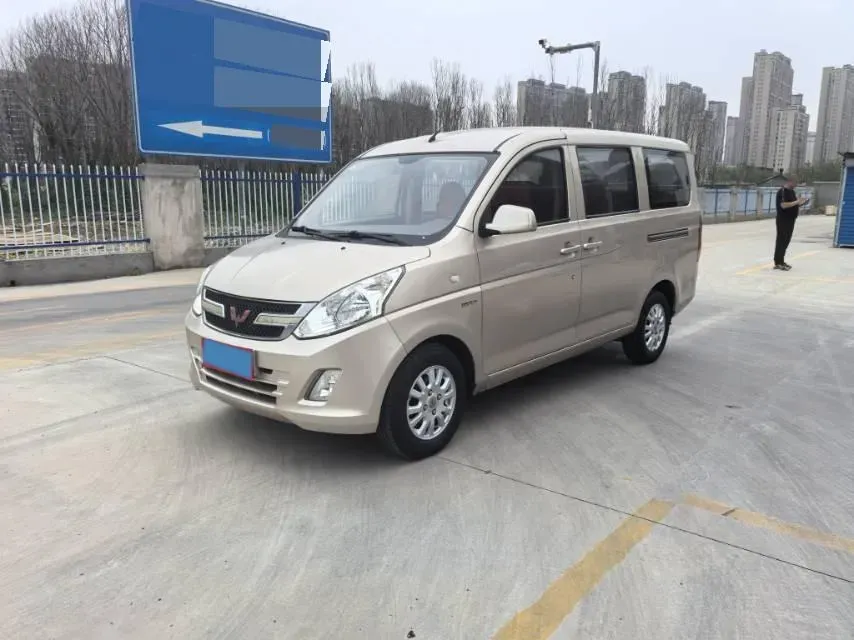 2016 WuLing RongGuang V 1.5L 112HP L4 5MT,autocango,china used car exporter,china ev exporter,chinese used car exporter,chinese used ev exporter
