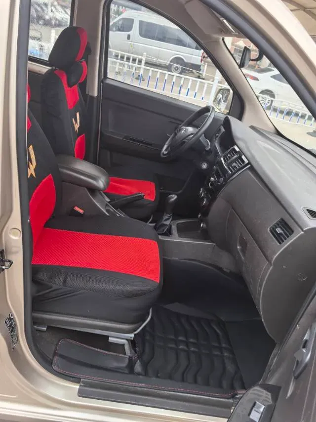 2016 WuLing RongGuang V 1.5L 112HP L4 5MT,autocango,china used car exporter,china ev exporter,chinese used car exporter,chinese used ev exporter