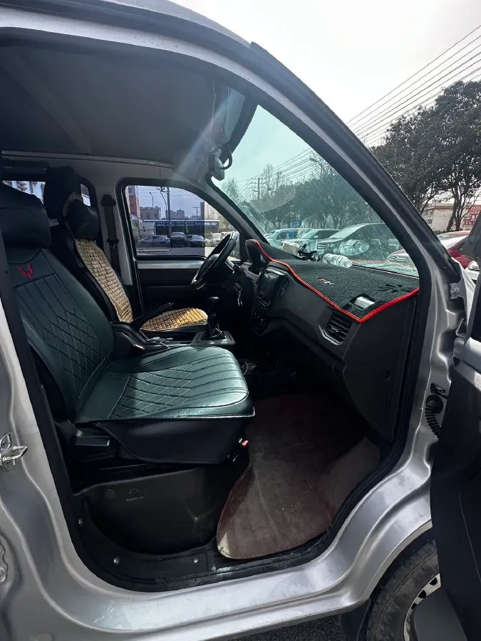 2023 WuLing RongGuang New Truck 1.5L 102HP L4 5MT,autocango,china used car exporter,china ev exporter,chinese used car exporter,chinese used ev exporter