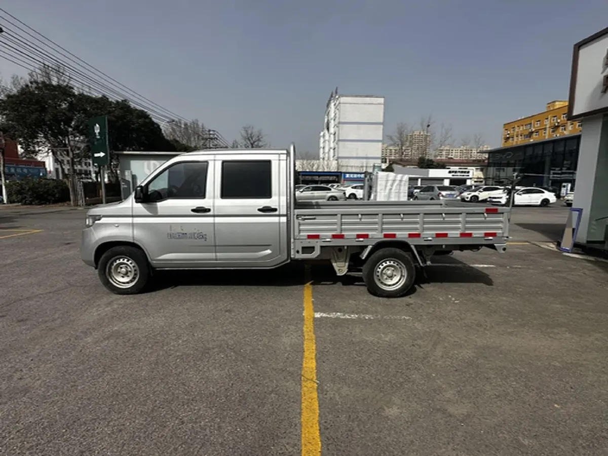 2023 WuLing RongGuang New Truck 1.5L 102HP L4 5MT,autocango,china used car exporter,china ev exporter,chinese used car exporter,chinese used ev exporter