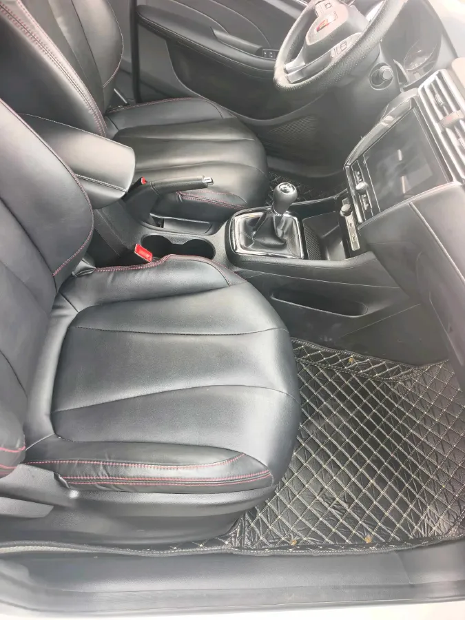 2019 Roewe i5 1.5L 120HP L4 5MT,autocango,china used car exporter,china ev exporter,chinese used car exporter,chinese used ev exporter