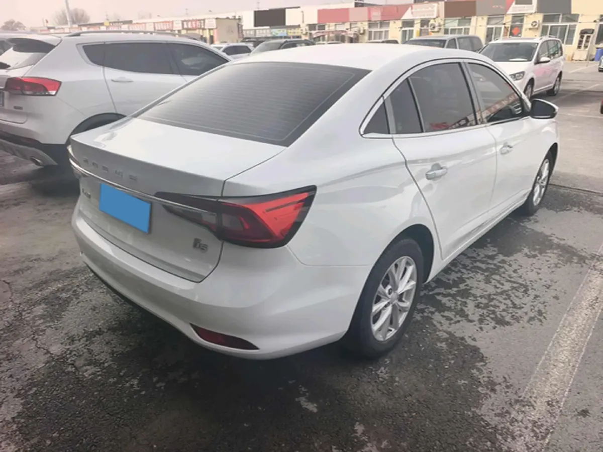 2019 Roewe i5 1.5L 120HP L4 5MT,autocango,china used car exporter,china ev exporter,chinese used car exporter,chinese used ev exporter