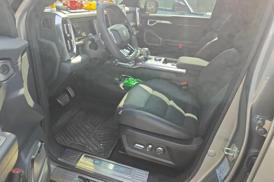 2023 Jetour Traveller 2.0T 254HP L4 7DCT,autocango,china used car exporter,china ev exporter,chinese used car exporter,chinese used ev exporter