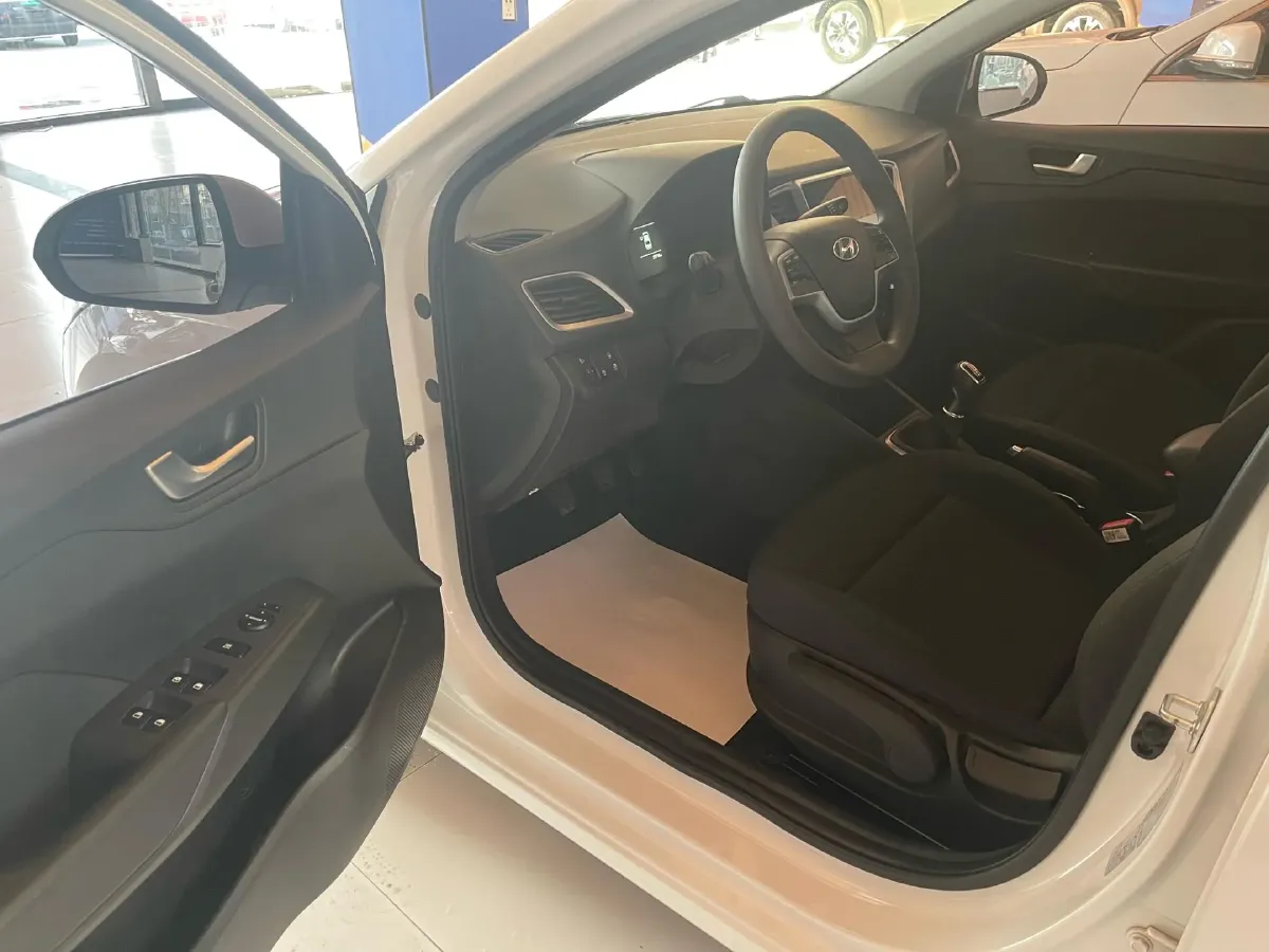 2020 Hyundai Verna 1.4L 100HP L4 6MT,autocango,china used car exporter,china ev exporter,chinese used car exporter,chinese used ev exporter