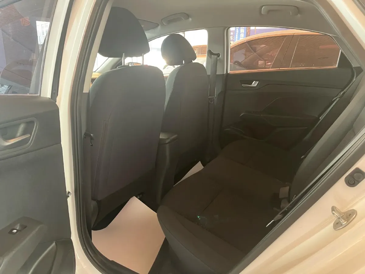 2020 Hyundai Verna 1.4L 100HP L4 6MT,autocango,china used car exporter,china ev exporter,chinese used car exporter,chinese used ev exporter