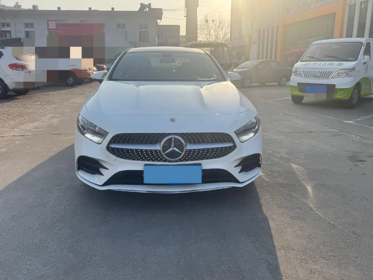 2022 Mercedes-Benz A Class 1.3T 136HP L4 7DCT,autocango,china used car exporter,china ev exporter,chinese used car exporter,chinese used ev exporter
