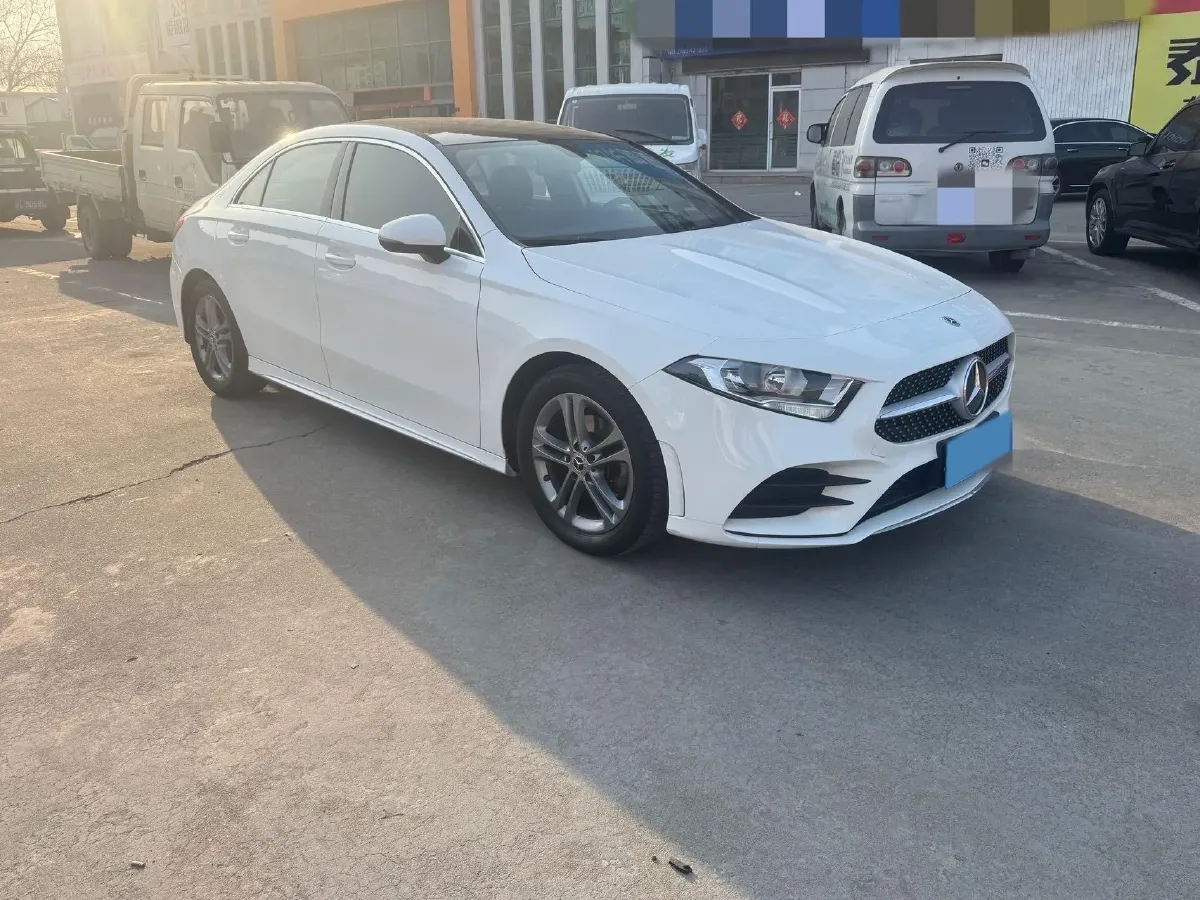 2022 Mercedes-Benz A Class 1.3T 136HP L4 7DCT,autocango,china used car exporter,china ev exporter,chinese used car exporter,chinese used ev exporter