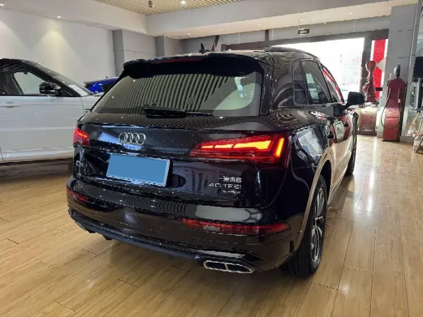 2023 Audi Q5L 2.0T 190HP L4 7DCT,autocango,china used car exporter,china ev exporter,chinese used car exporter,chinese used ev exporter