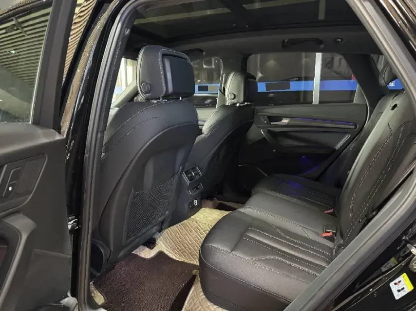 2023 Audi Q5L 2.0T 190HP L4 7DCT,autocango,china used car exporter,china ev exporter,chinese used car exporter,chinese used ev exporter