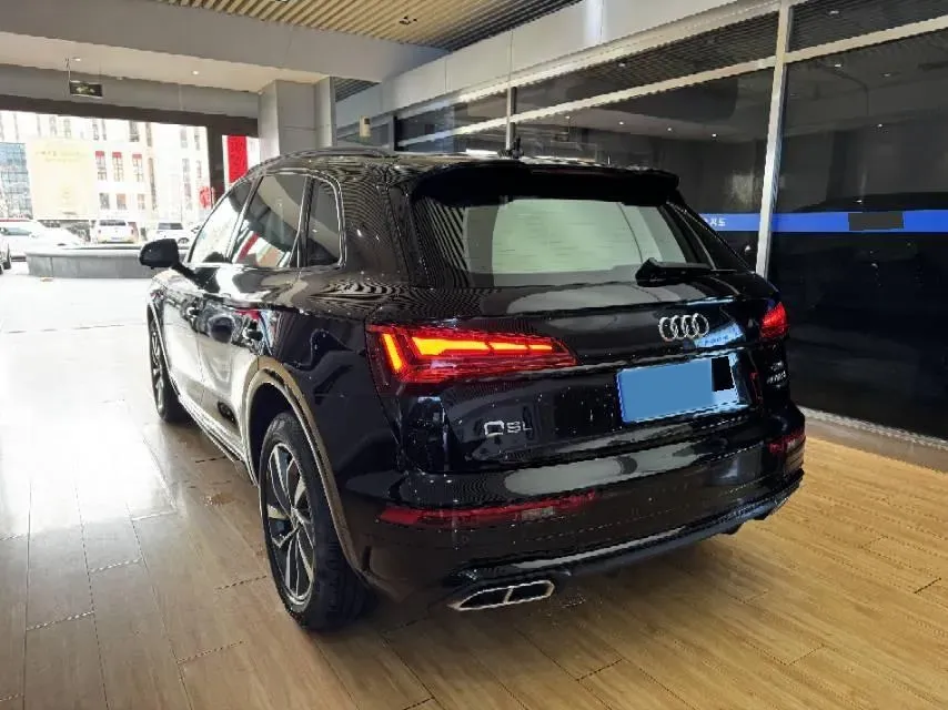2023 Audi Q5L 2.0T 190HP L4 7DCT,autocango,china used car exporter,china ev exporter,chinese used car exporter,chinese used ev exporter