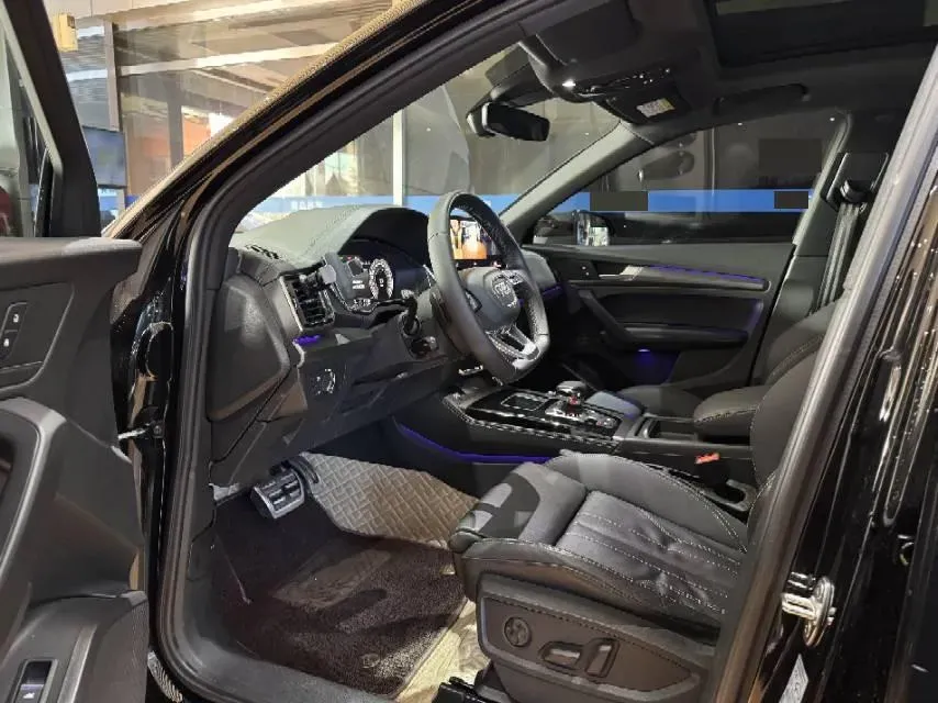 2023 Audi Q5L 2.0T 190HP L4 7DCT,autocango,china used car exporter,china ev exporter,chinese used car exporter,chinese used ev exporter