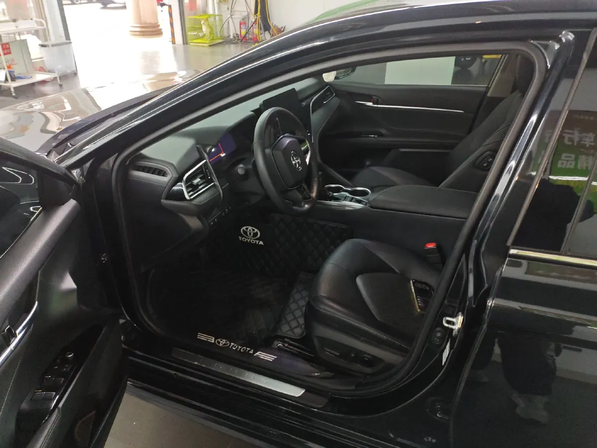 2021 Toyota Camry 2.5L 209HP L4 8AT,autocango,china used car exporter,china ev exporter,chinese used car exporter,chinese used ev exporter