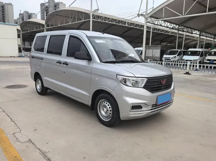 2019 WuLing HongGuang V 1.5L 99HP L4 6MT,autocango,china used car exporter,china ev exporter,chinese used car exporter,chinese used ev exporter