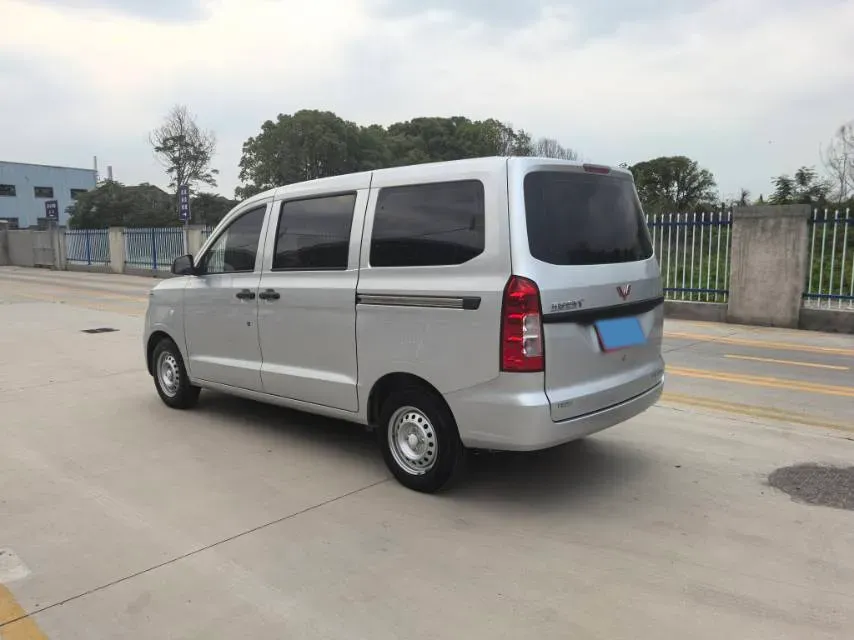 2019 WuLing HongGuang V 1.5L 99HP L4 6MT,autocango,china used car exporter,china ev exporter,chinese used car exporter,chinese used ev exporter