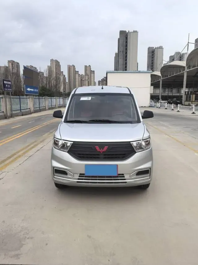 2019 WuLing HongGuang V 1.5L 99HP L4 6MT,autocango,china used car exporter,china ev exporter,chinese used car exporter,chinese used ev exporter