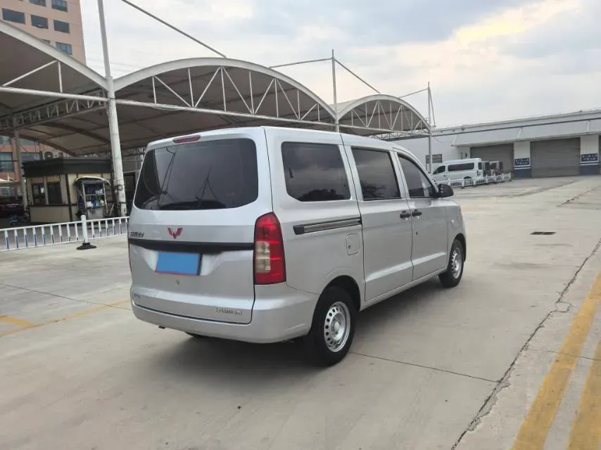 2019 WuLing HongGuang V 1.5L 99HP L4 6MT,autocango,china used car exporter,china ev exporter,chinese used car exporter,chinese used ev exporter