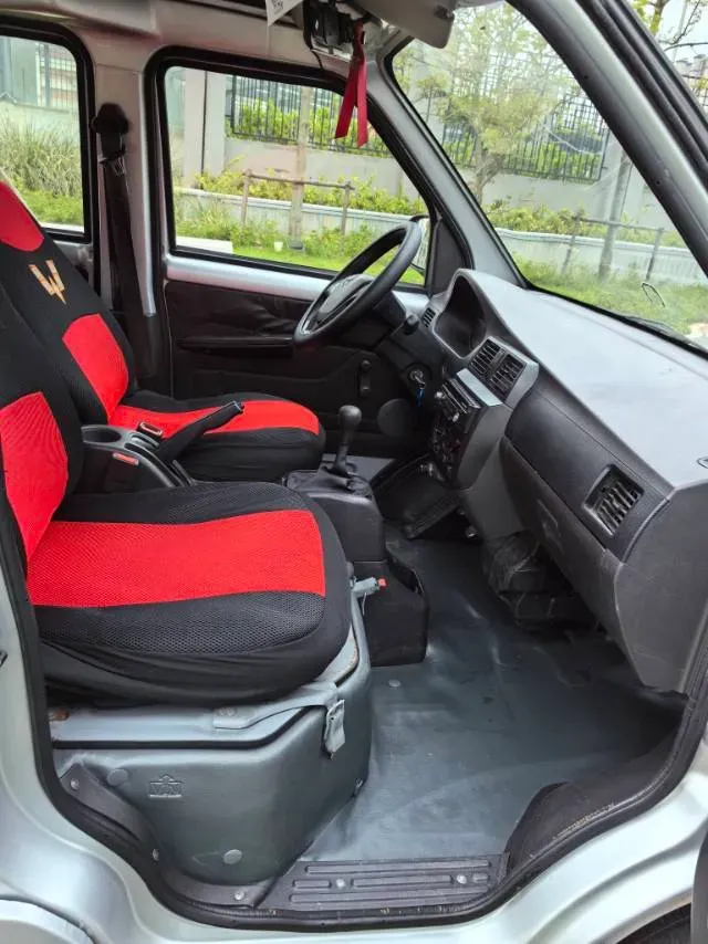 2019 WuLing RongGuang 1.5L 107HP L4 5MT,autocango,china used car exporter,china ev exporter,chinese used car exporter,chinese used ev exporter