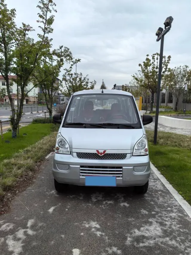2019 WuLing RongGuang 1.5L 107HP L4 5MT,autocango,china used car exporter,china ev exporter,chinese used car exporter,chinese used ev exporter