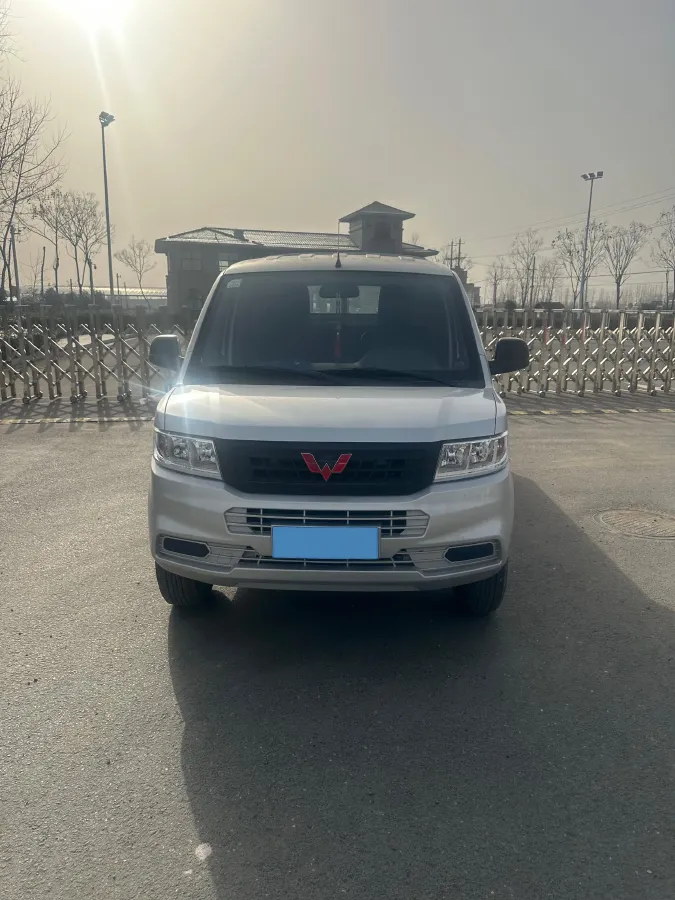 2023 WuLing RongGuang New Truck 2.0L 136HP L4 5MT,autocango,china used car exporter,china ev exporter,chinese used car exporter,chinese used ev exporter