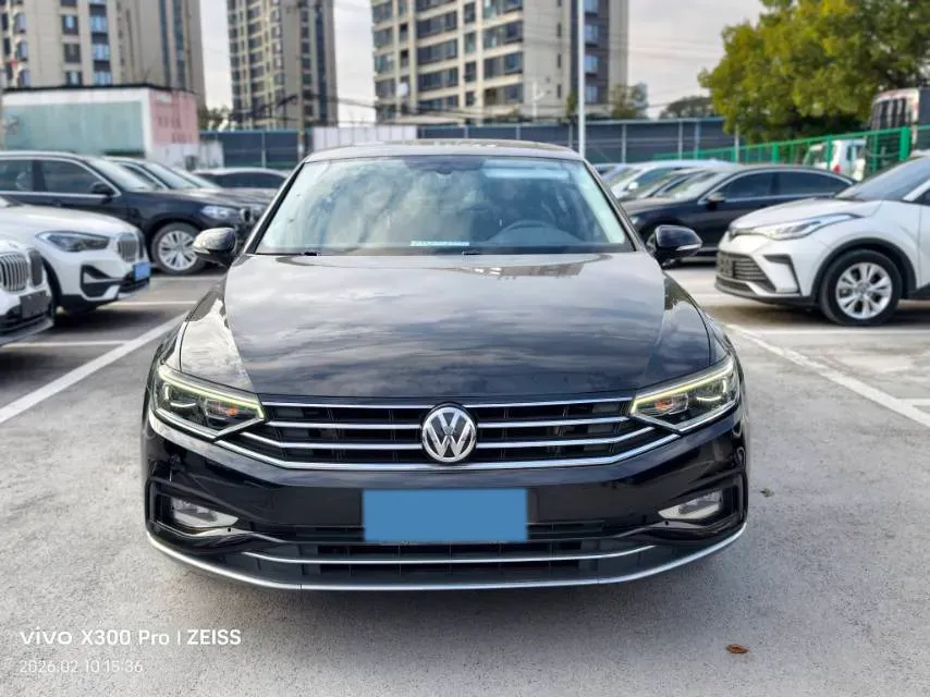 2020 Volkswagen Magotan 2.0T 186HP L4 7DCT,autocango,china used car exporter,china ev exporter,chinese used car exporter,chinese used ev exporter