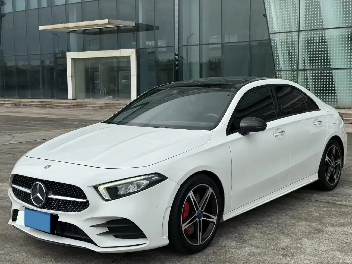 2020 Mercedes-Benz A Class 2.0T 190HP L4 7DCT,autocango,china used car exporter,china ev exporter,chinese used car exporter,chinese used ev exporter