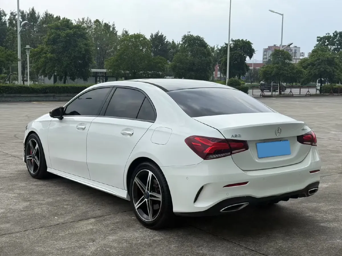 2020 Mercedes-Benz A Class 2.0T 190HP L4 7DCT,autocango,china used car exporter,china ev exporter,chinese used car exporter,chinese used ev exporter