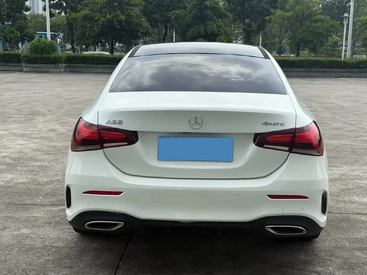 2020 Mercedes-Benz A Class 2.0T 190HP L4 7DCT,autocango,china used car exporter,china ev exporter,chinese used car exporter,chinese used ev exporter