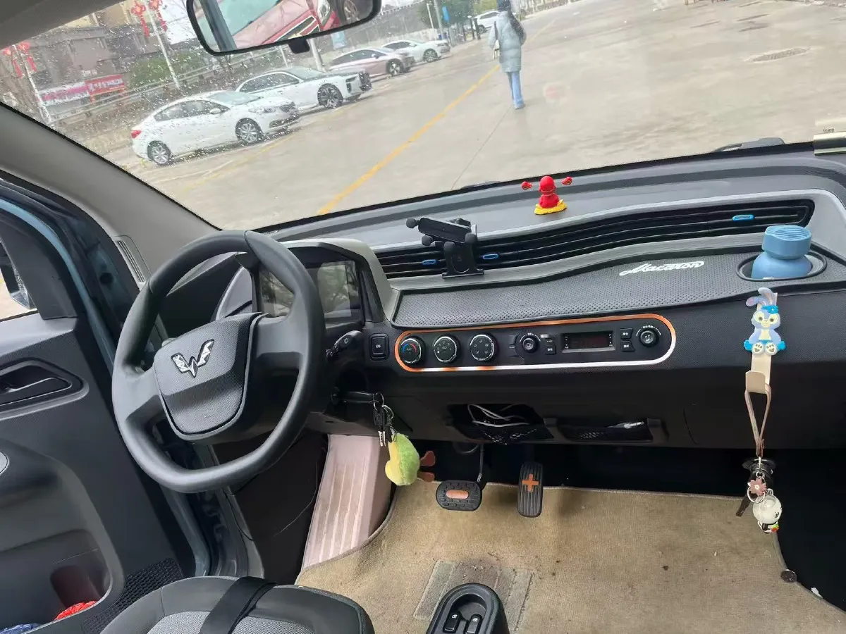 2021 WuLing HongGuang MINI EV BEV 13.9KWH,autocango,china used car exporter,china ev exporter,chinese used car exporter,chinese used ev exporter