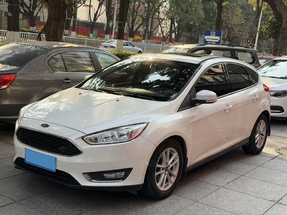 2017 Ford Focus 1.0T 125HP L3 6AT,autocango,china used car exporter,china ev exporter,chinese used car exporter,chinese used ev exporter