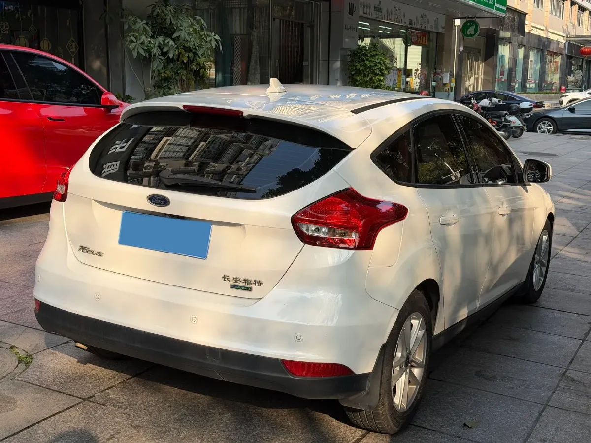 2017 Ford Focus 1.0T 125HP L3 6AT,autocango,china used car exporter,china ev exporter,chinese used car exporter,chinese used ev exporter