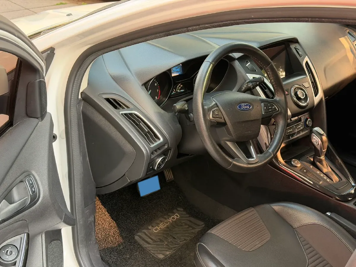 2017 Ford Focus 1.0T 125HP L3 6AT,autocango,china used car exporter,china ev exporter,chinese used car exporter,chinese used ev exporter