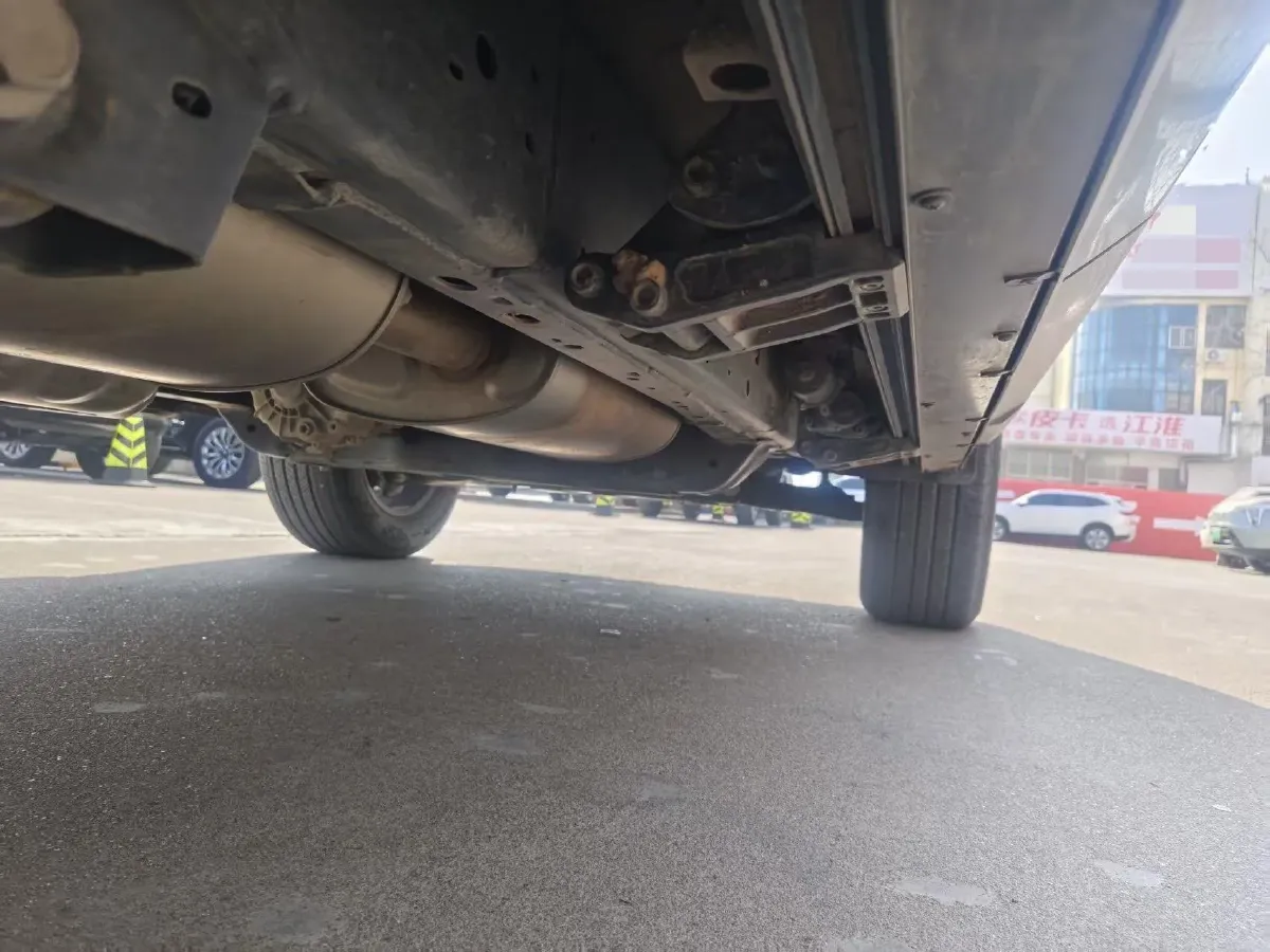 2024 Tank 400 2.0T 252HP L4 9AT PHEV 36.7/37.1KWH,autocango,china used car exporter,china ev exporter,chinese used car exporter,chinese used ev exporter