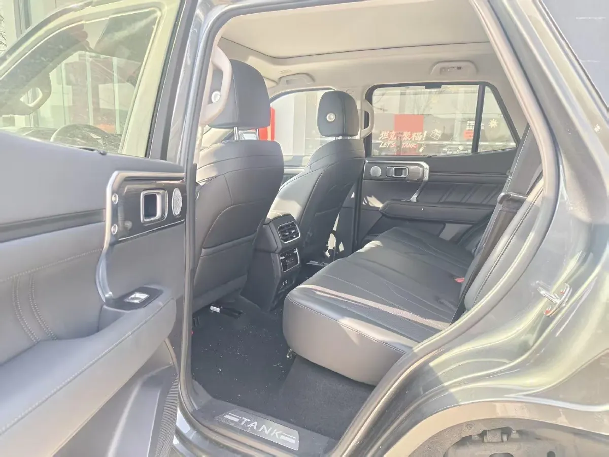 2024 Tank 400 2.0T 252HP L4 9AT PHEV 36.7/37.1KWH,autocango,china used car exporter,china ev exporter,chinese used car exporter,chinese used ev exporter