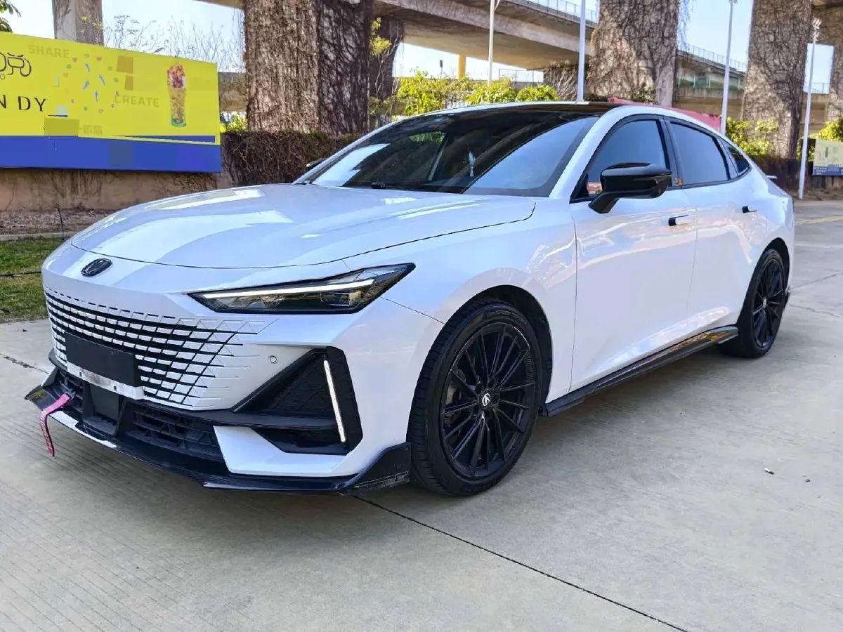 2022 ChangAn UNI-V 1.5T 188HP L4 7DCT,autocango,china used car exporter,china ev exporter,chinese used car exporter,chinese used ev exporter